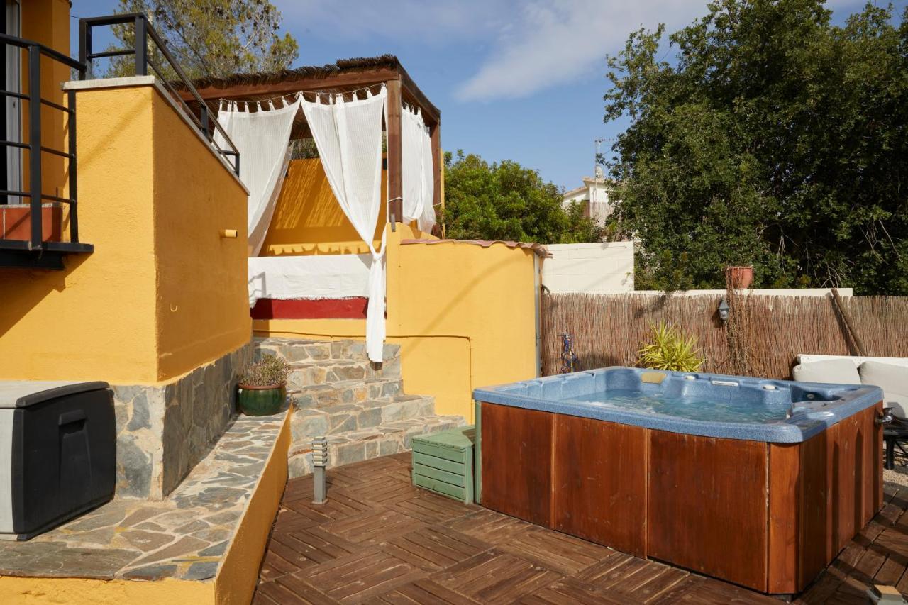 Amazing Vila close to Sitges, jacuzzi, swimming pool&exellent views Olivella Esterno foto