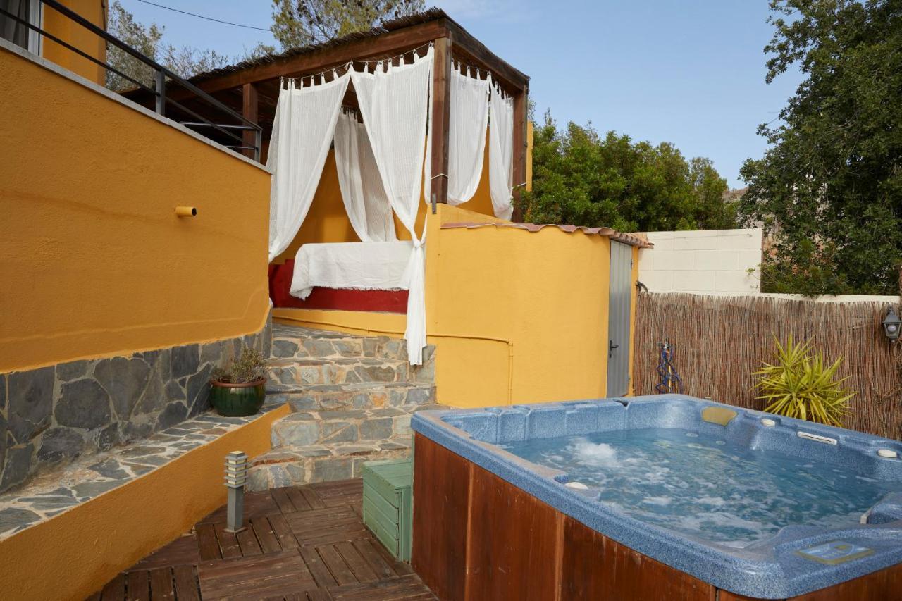 Amazing Vila close to Sitges, jacuzzi, swimming pool&exellent views Olivella Esterno foto